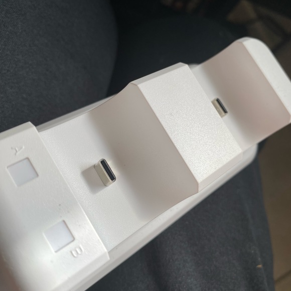 PS5 Controller Charger. - Picture 2 of 3